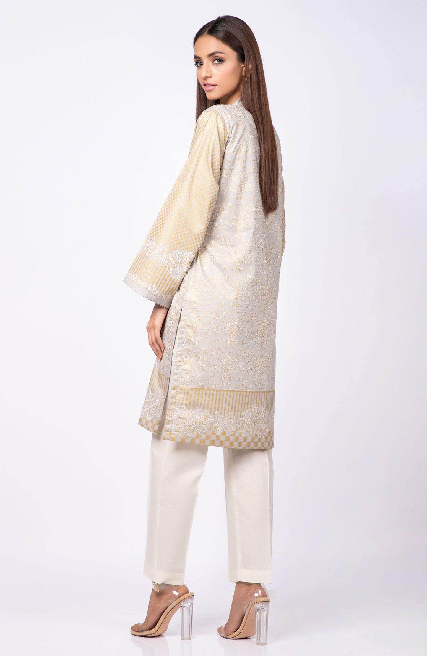 NRHC-041/OPAL GREY - ELAN Staging