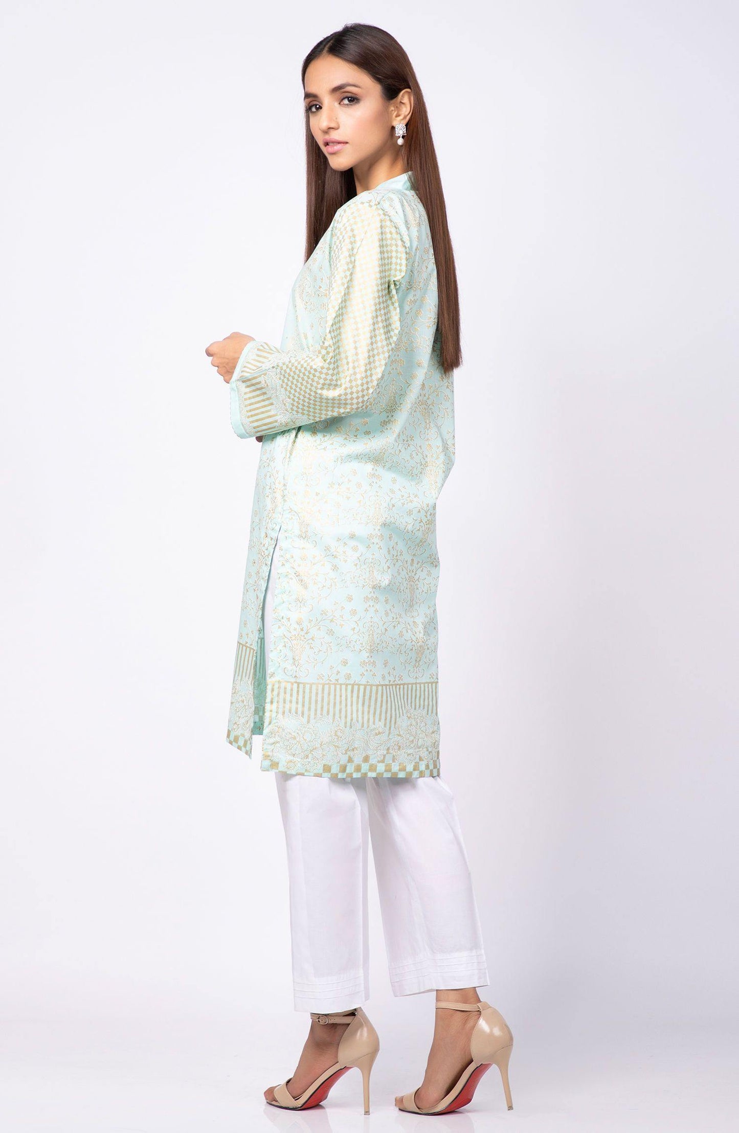NRHC-041/OPAL BLUE - ELAN Staging