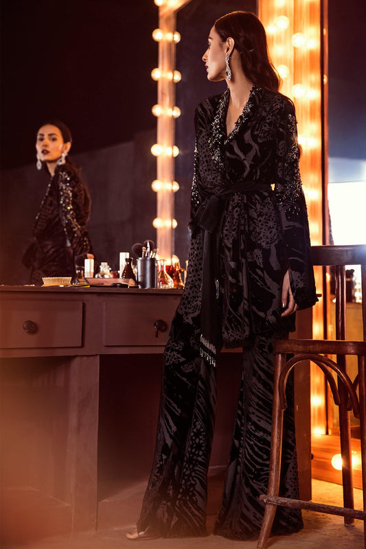PLUSH MADAME (EP-1712078) - ELAN Staging