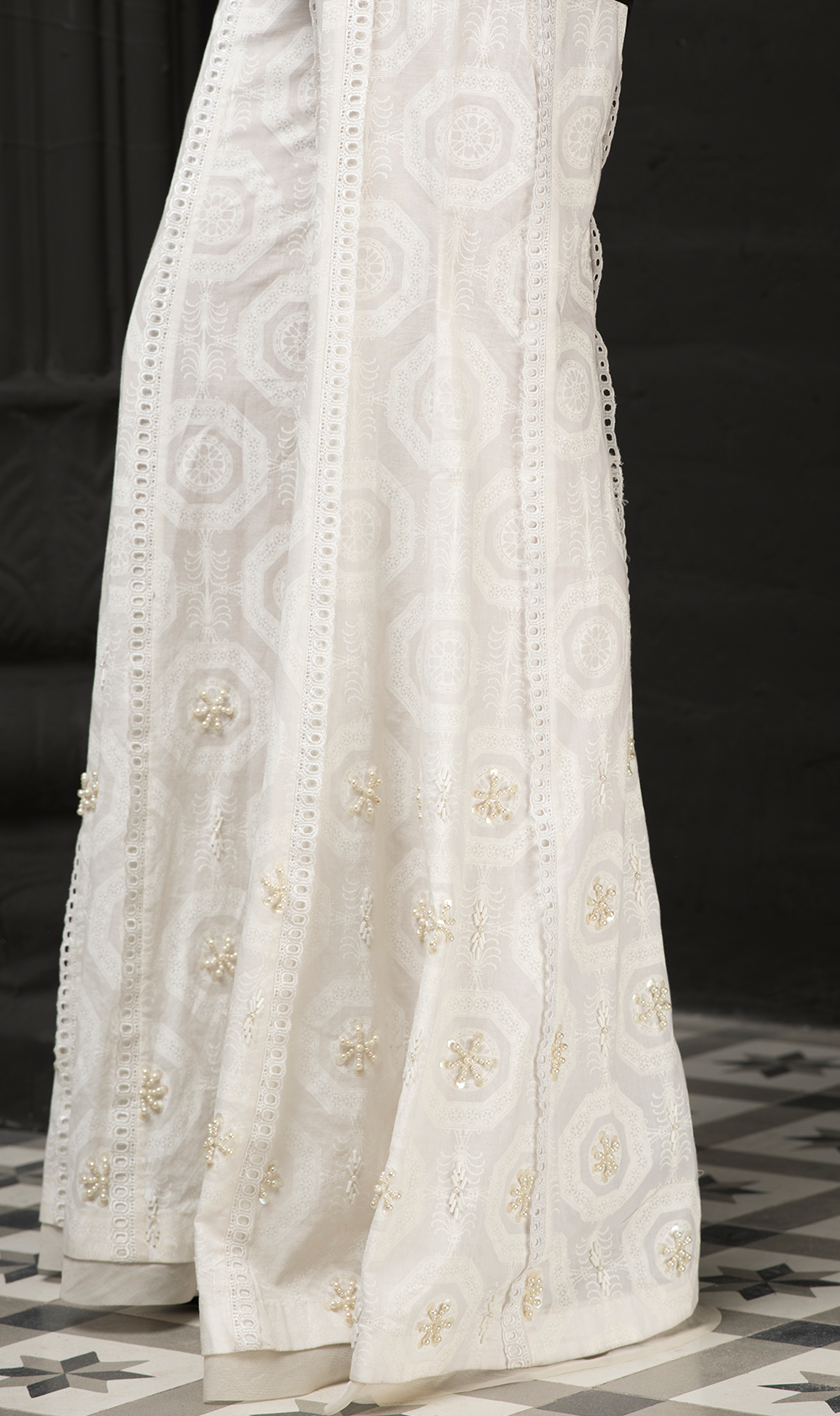 VICTORIAN CREAM (EV-1709075) - ELAN Staging