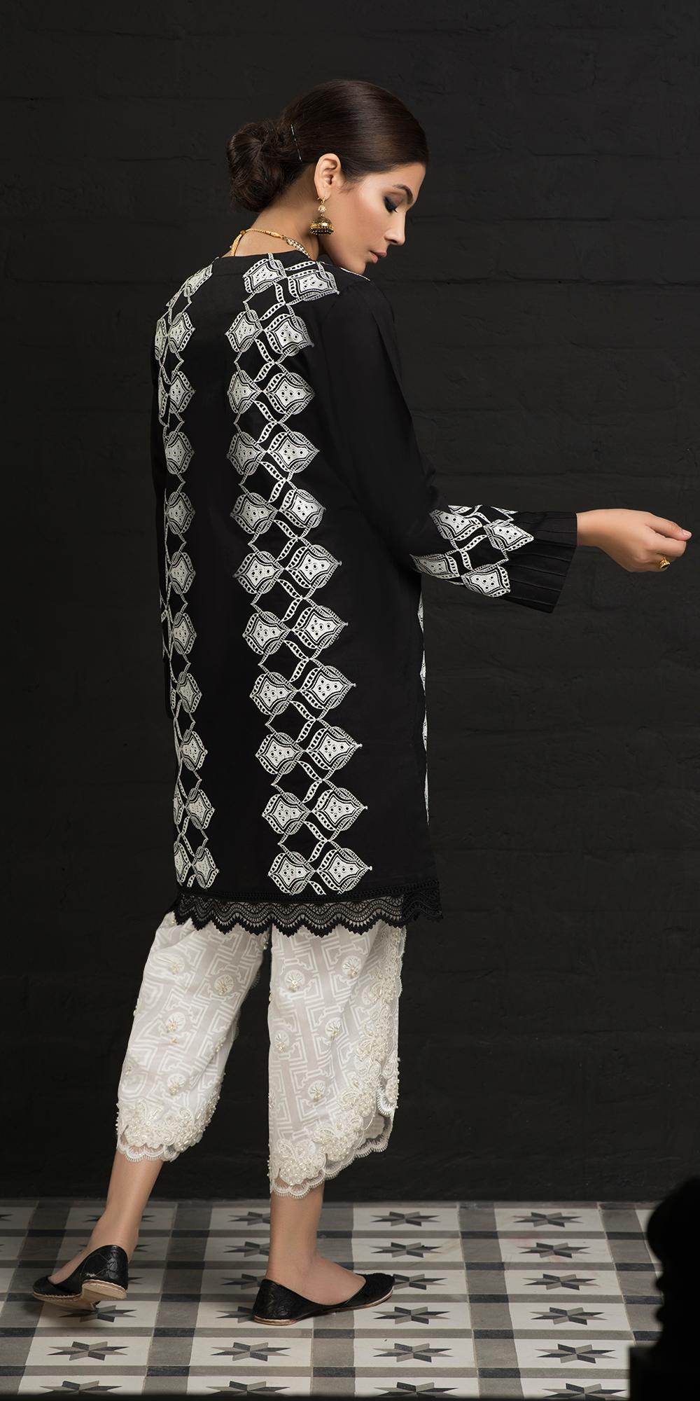 AMANAH (EV-1709068) - ELAN Staging