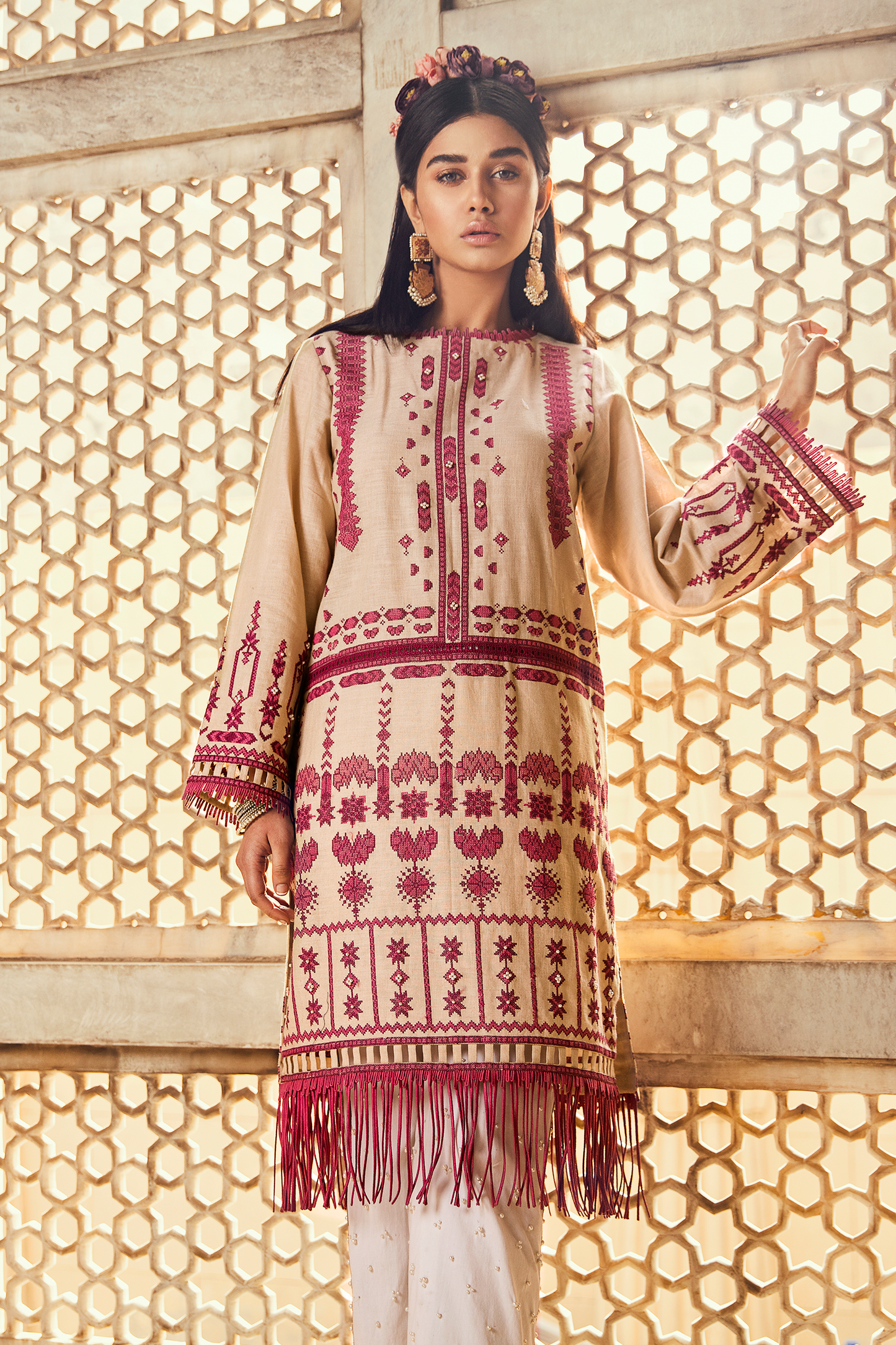 ALBAYROONI PINK (EV-1711105) - ELAN Staging