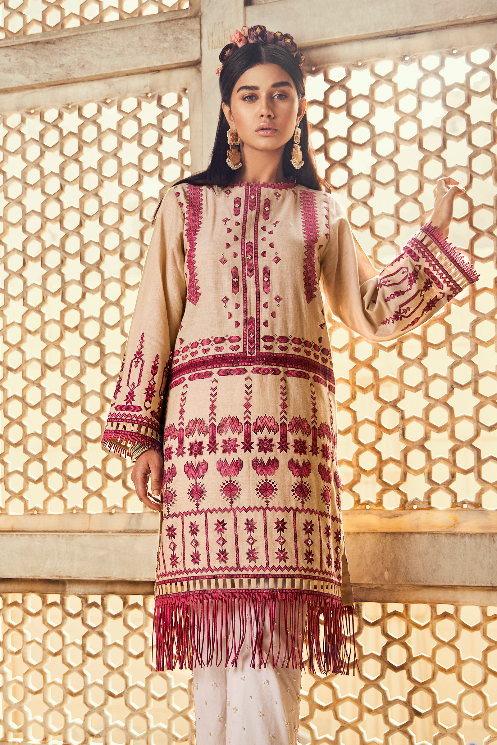ALBAYROONI PINK (EV-1711105) - ELAN Staging