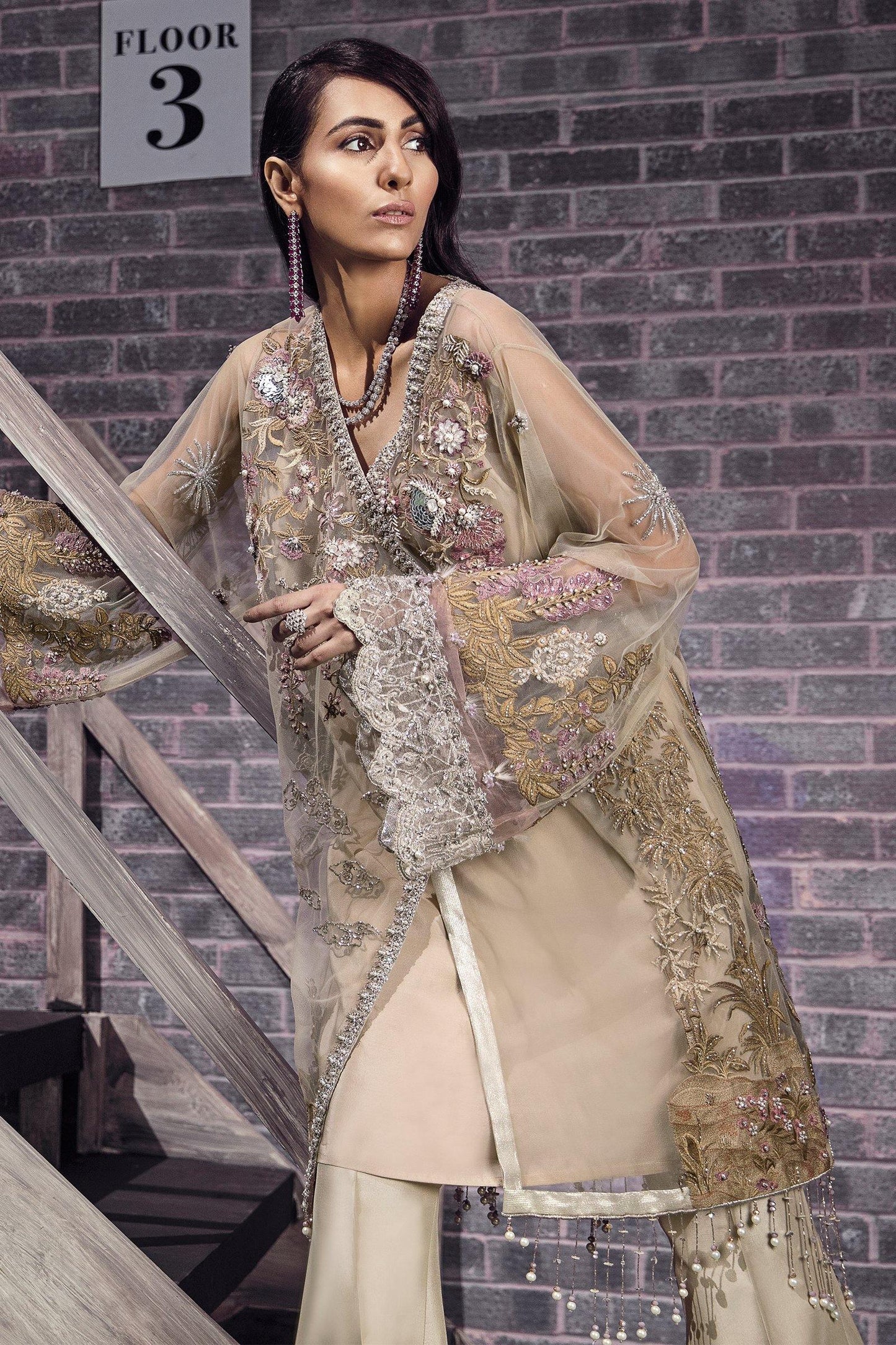 CLASSIC FILIGREE (EP-1712076) - ELAN Staging