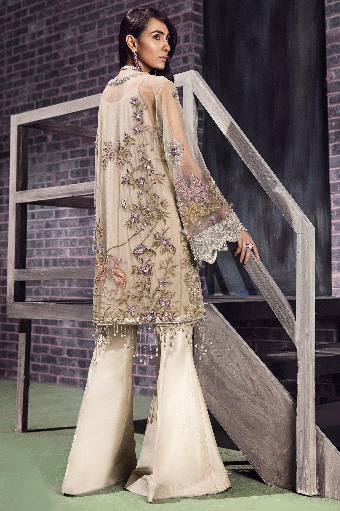 CLASSIC FILIGREE (EP-1712076) - ELAN Staging
