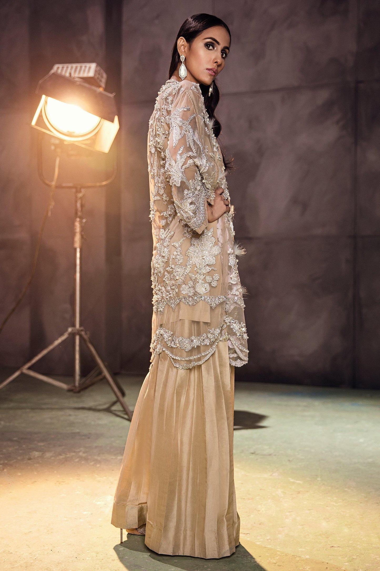 FLORAL TRADITION (EP-1710066) - ELAN Staging