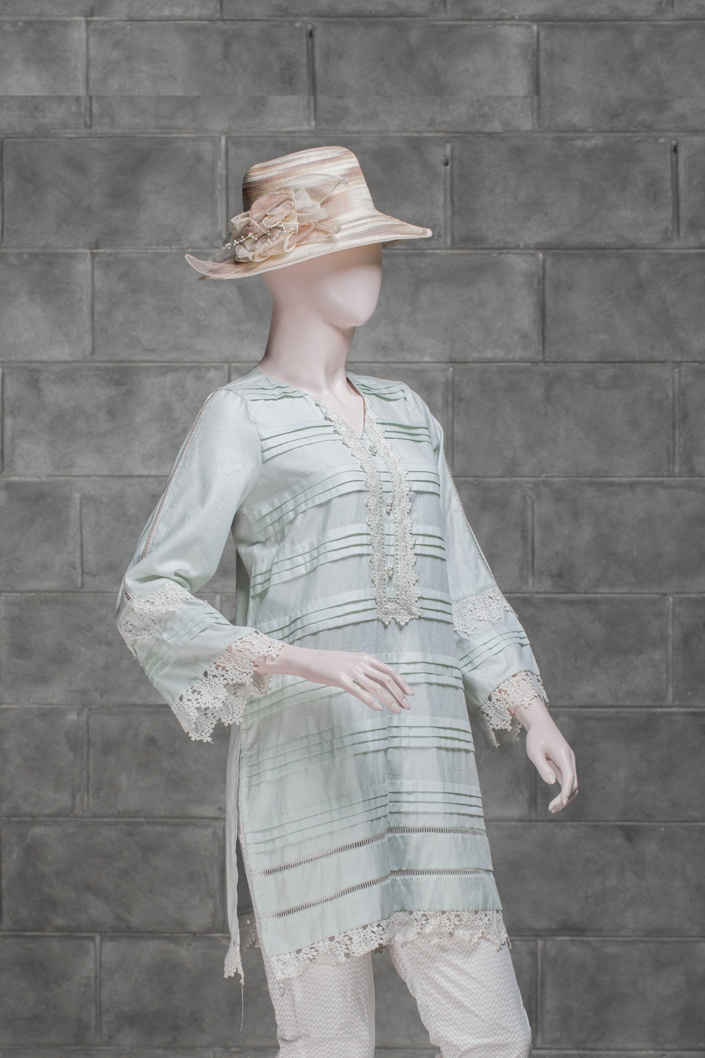 LP-026 (LUXURY PRET) - Saya
