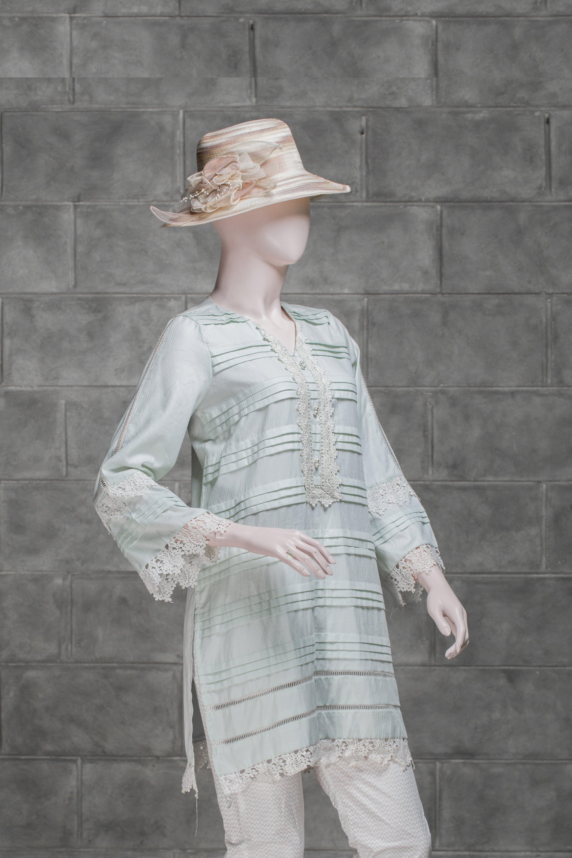 LP-026 (LUXURY PRET) - Saya