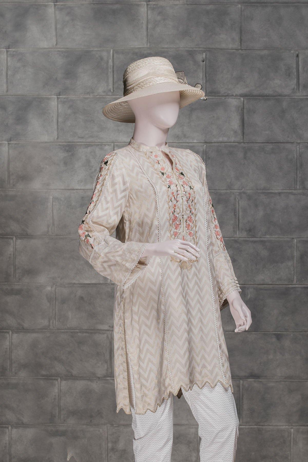 LP-032 (LUXURY PRET) - Saya