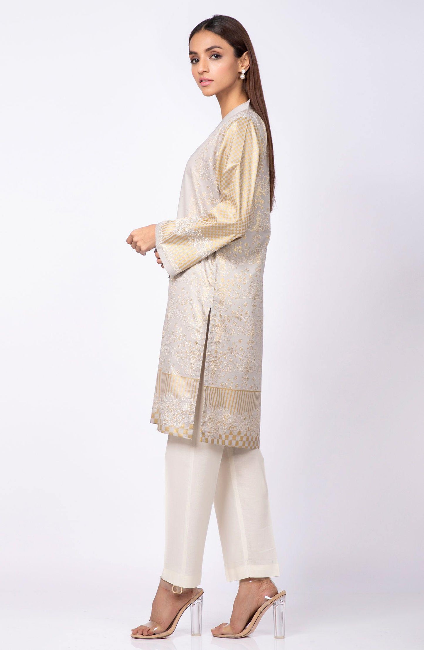 NRHC-041/OPAL GREY - ELAN Staging