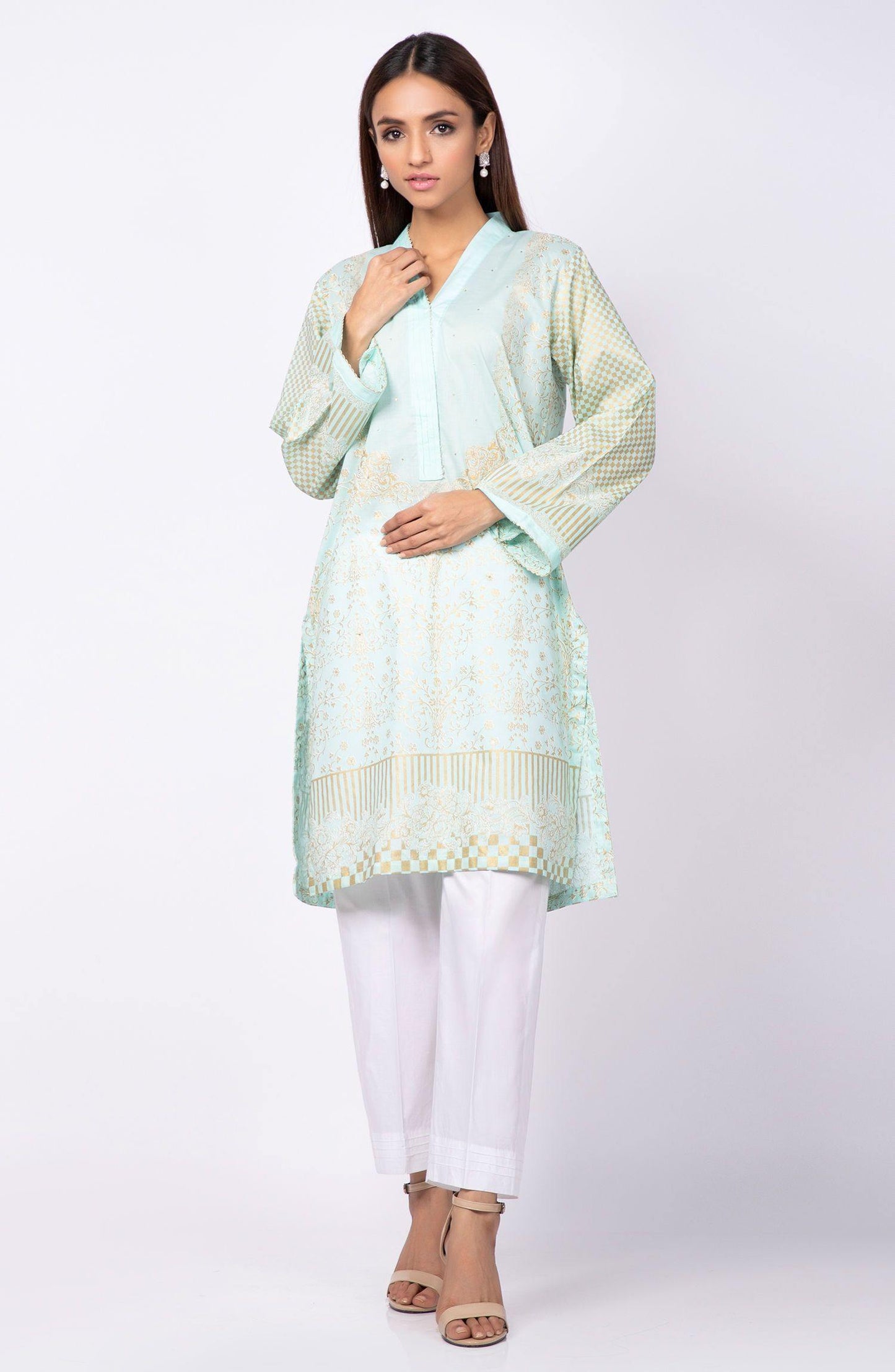 NRHC-041/OPAL BLUE - ELAN Staging