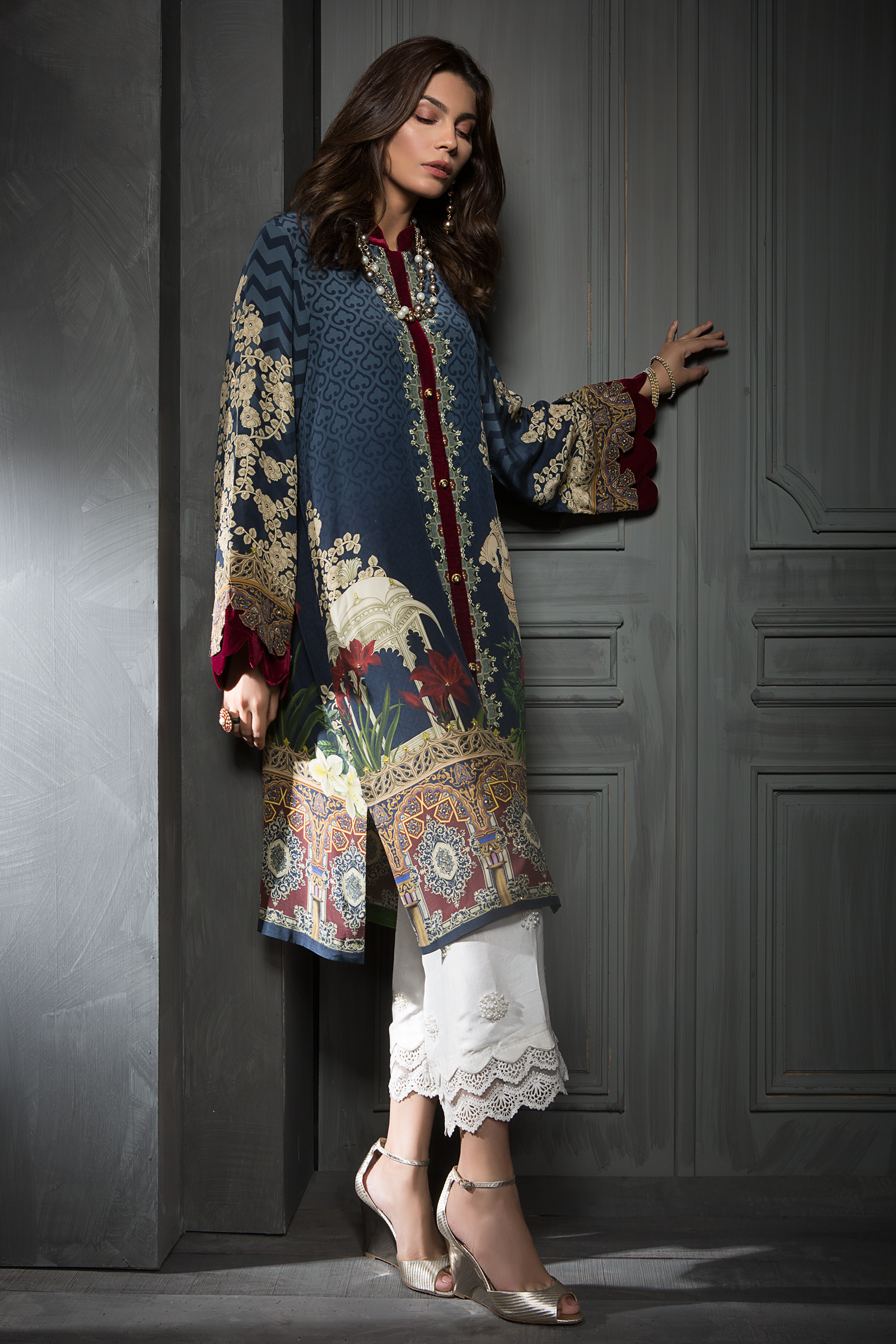 SHAH NAMEH (EV-1710090) - ELAN Staging
