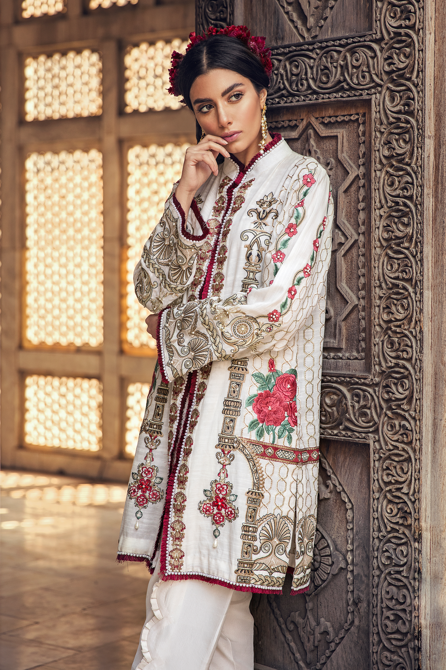 SOORAJ MUKHI WHITE (EV-1711106) - ELAN Staging