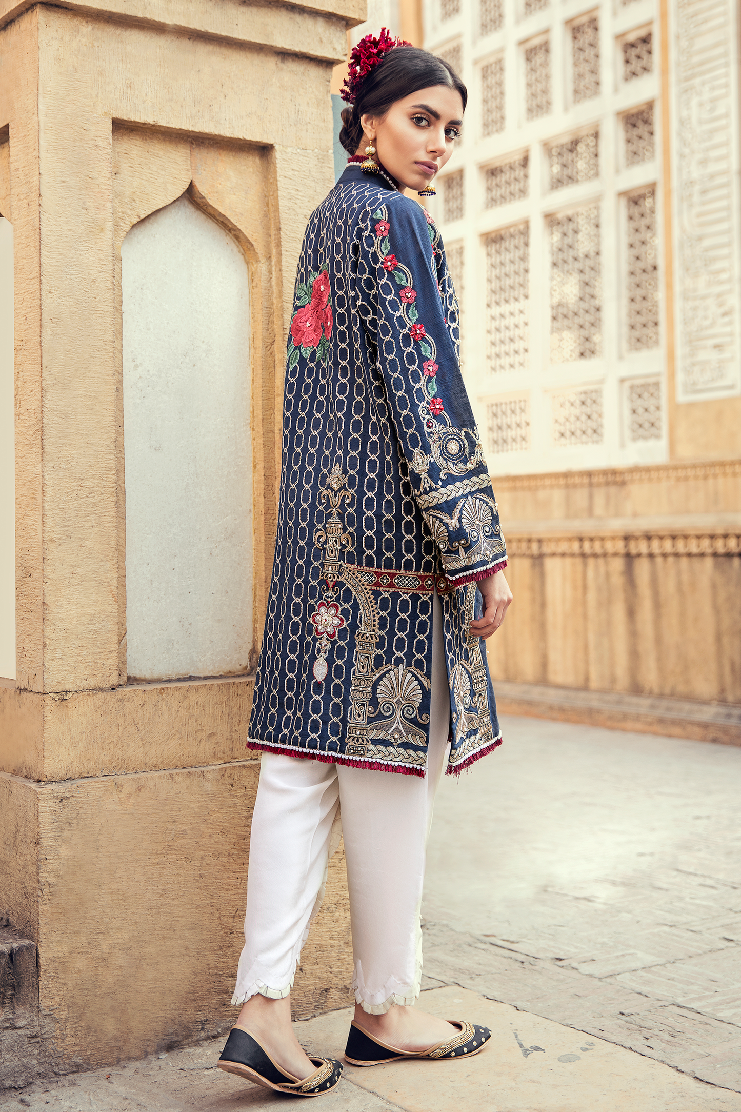 SOORAJ MUKHI BLUE (EV-1711106) - ELAN Staging