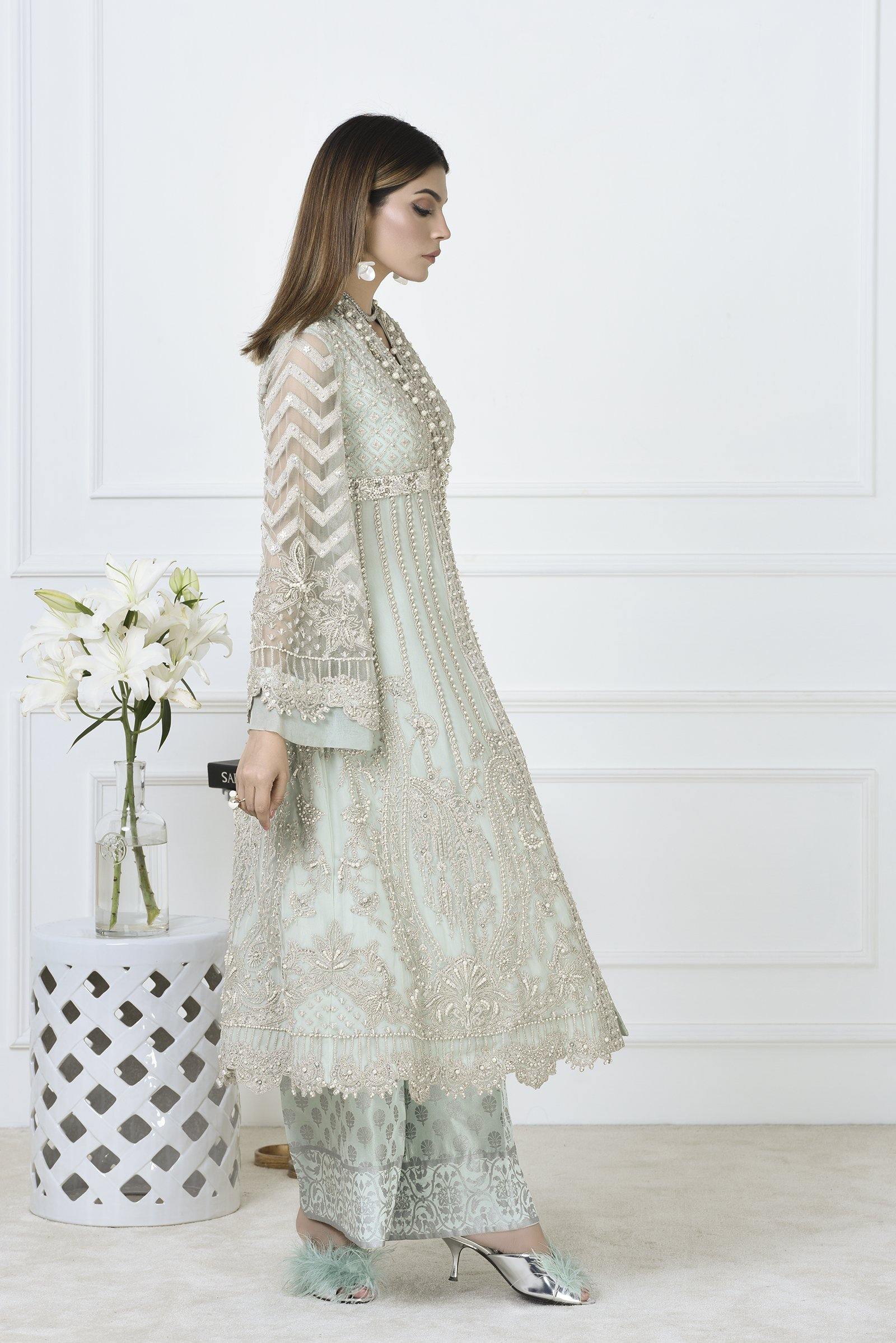 ORIENTAL FILIGREE (EP-1708036) - ELAN Staging