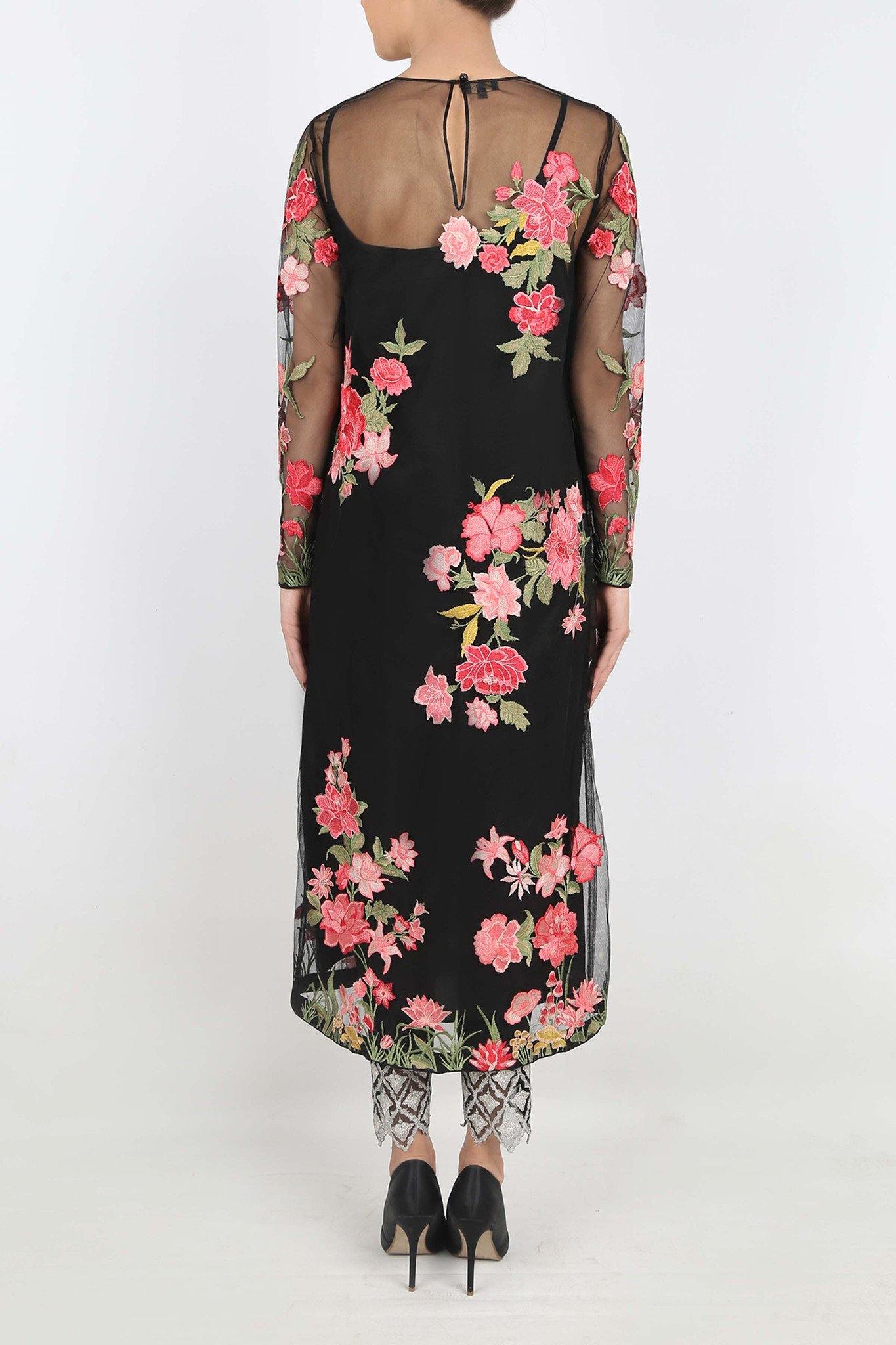VICTORIAN SUMMER BLK-PRT - ELAN Staging
